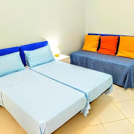 Hello Oda ve Kahvaltı Aci Trezza