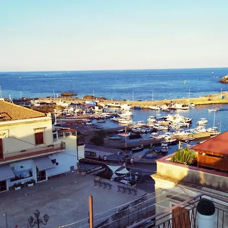 Bed & Breakfast Hello Aci Trezza