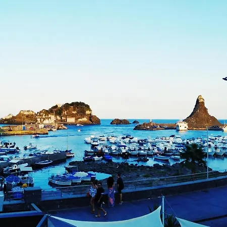 Oda ve Kahvaltı Hello Aci Trezza