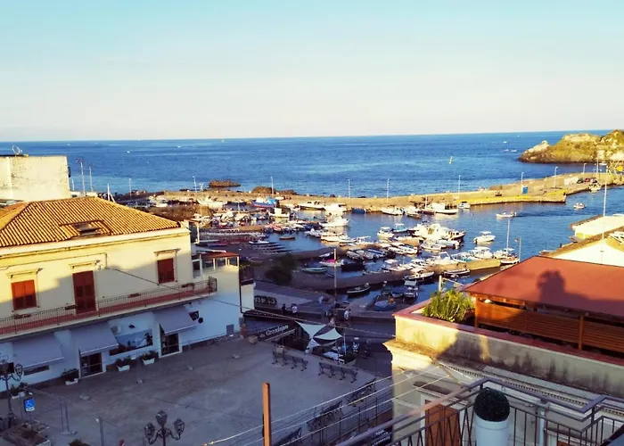 Bed & Breakfast Hello Aci Trezza